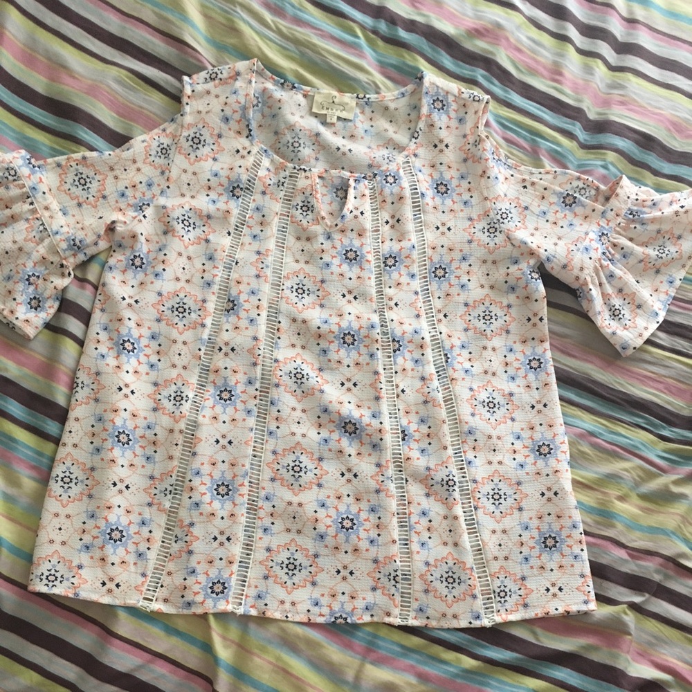 Open shoulder peasant blouse!